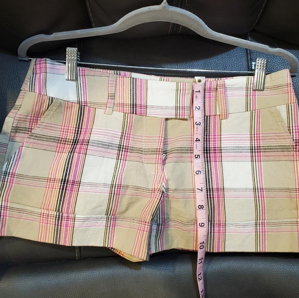 💥💥3/$15💥💥Necessary Objects Women's Shorts - Picture 9 of 9